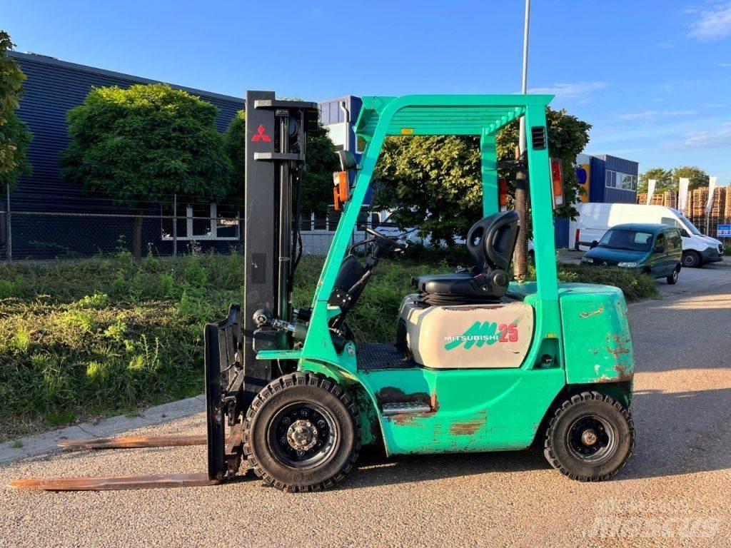 Mitsubishi FD25 Diesel Forklifts