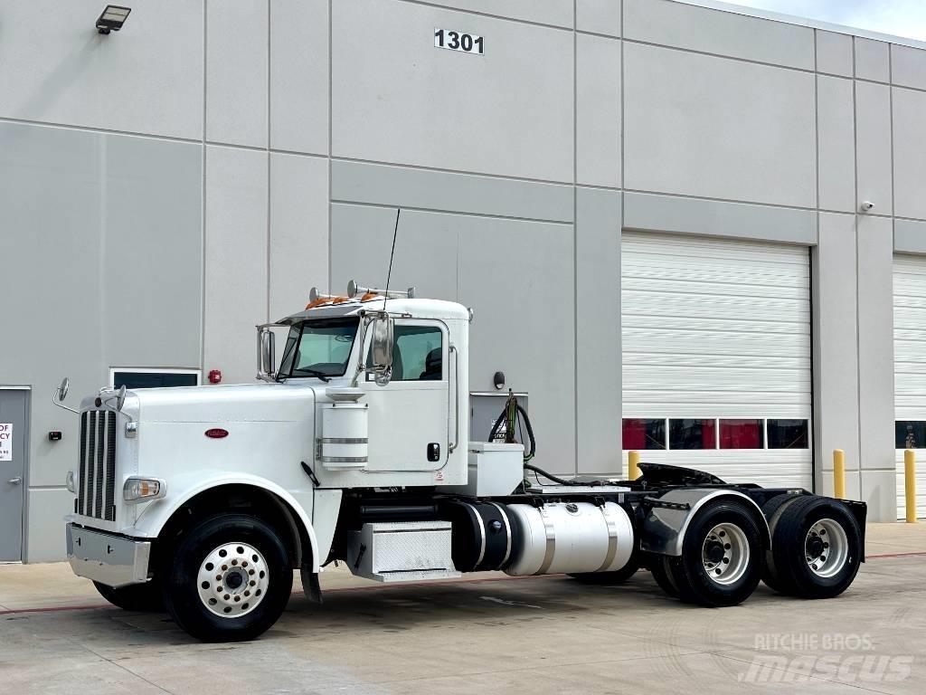 Peterbilt 389 Conventional Trucks / Tractor Trucks