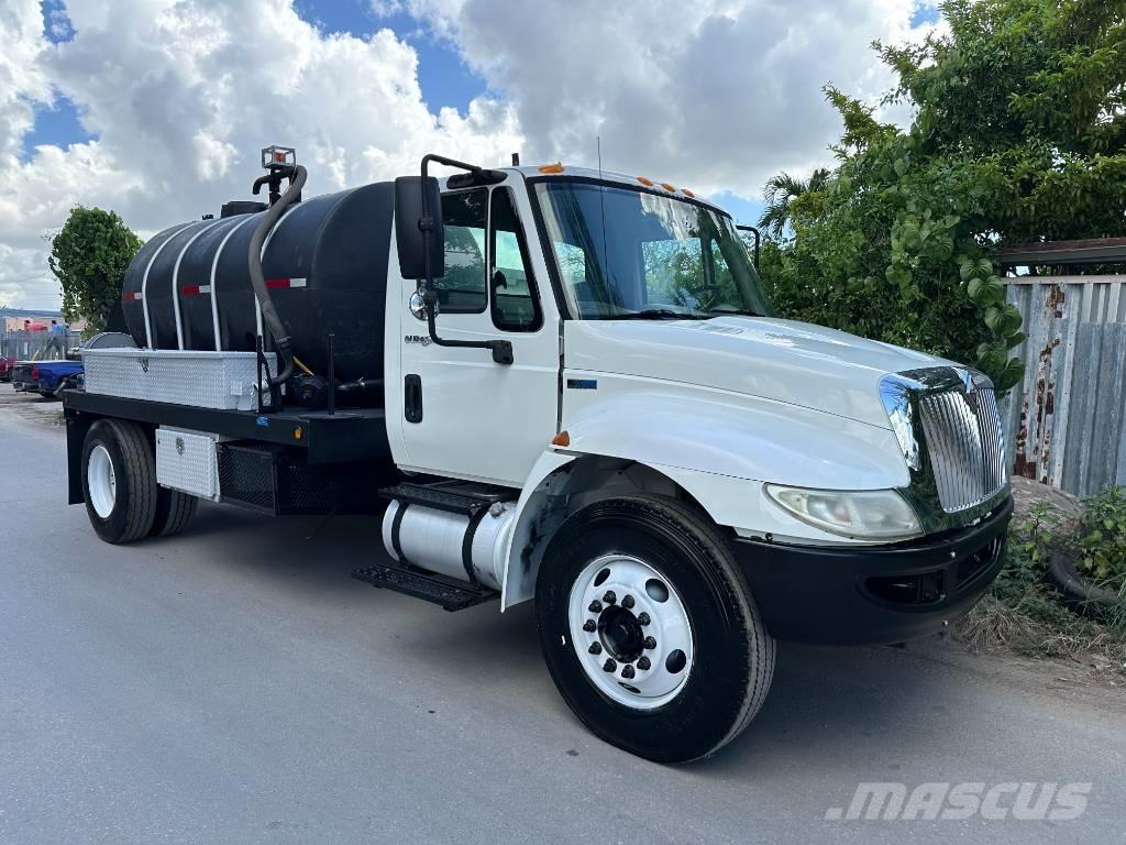 International 4300 Vacuum Trucks