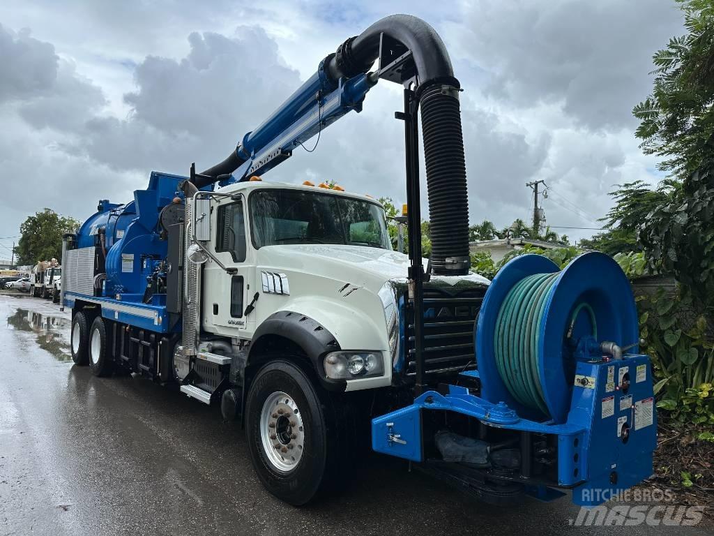 Mack GU713 Vacuum Trucks