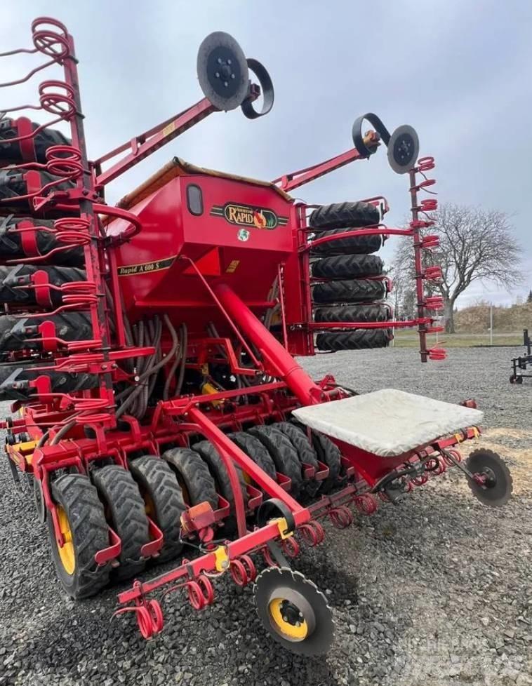 Väderstad RapidA600S Farm Drills