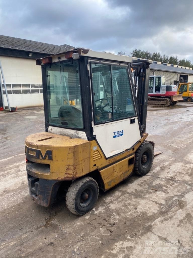 TCM FD 25 Diesel Forklifts