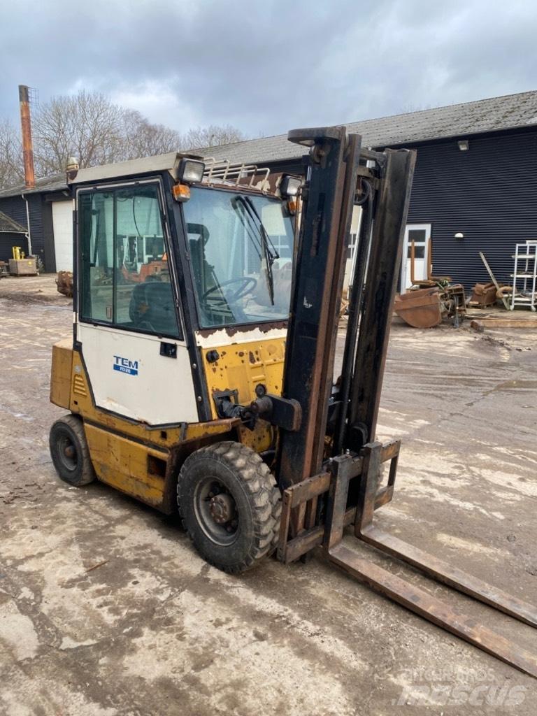 TCM FD 25 Diesel Forklifts