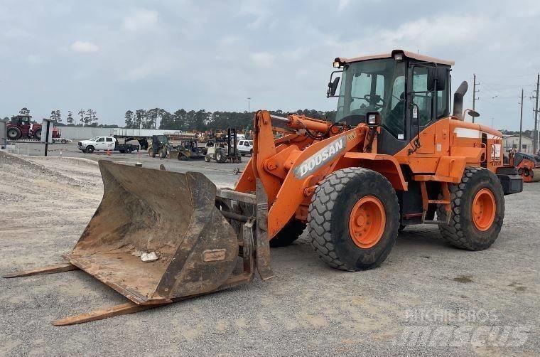 Doosan DL220-3 Wheel Loaders