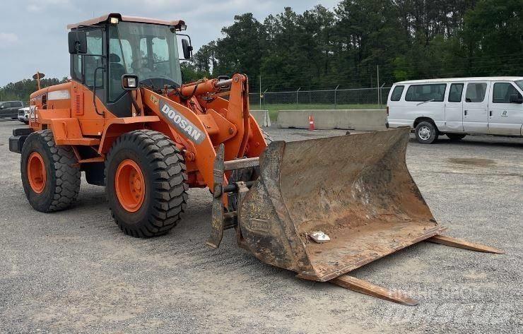 Doosan DL220-3 Wheel Loaders