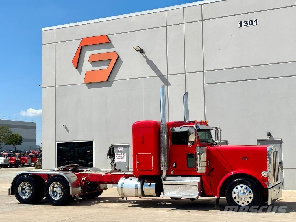 Peterbilt 389 Conventional Trucks / Tractor Trucks