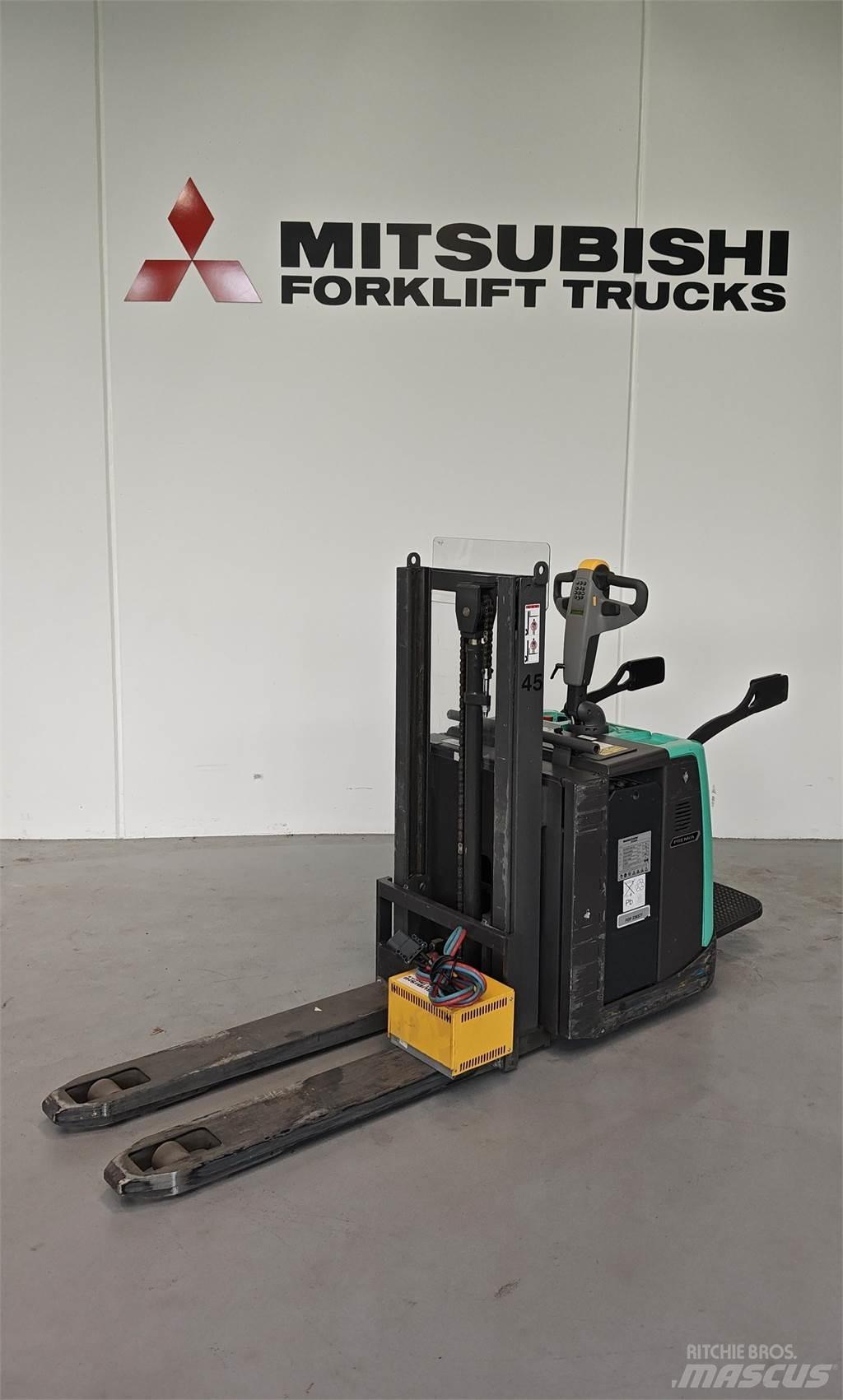 Mitsubishi PBV20PD Low lifter with platform