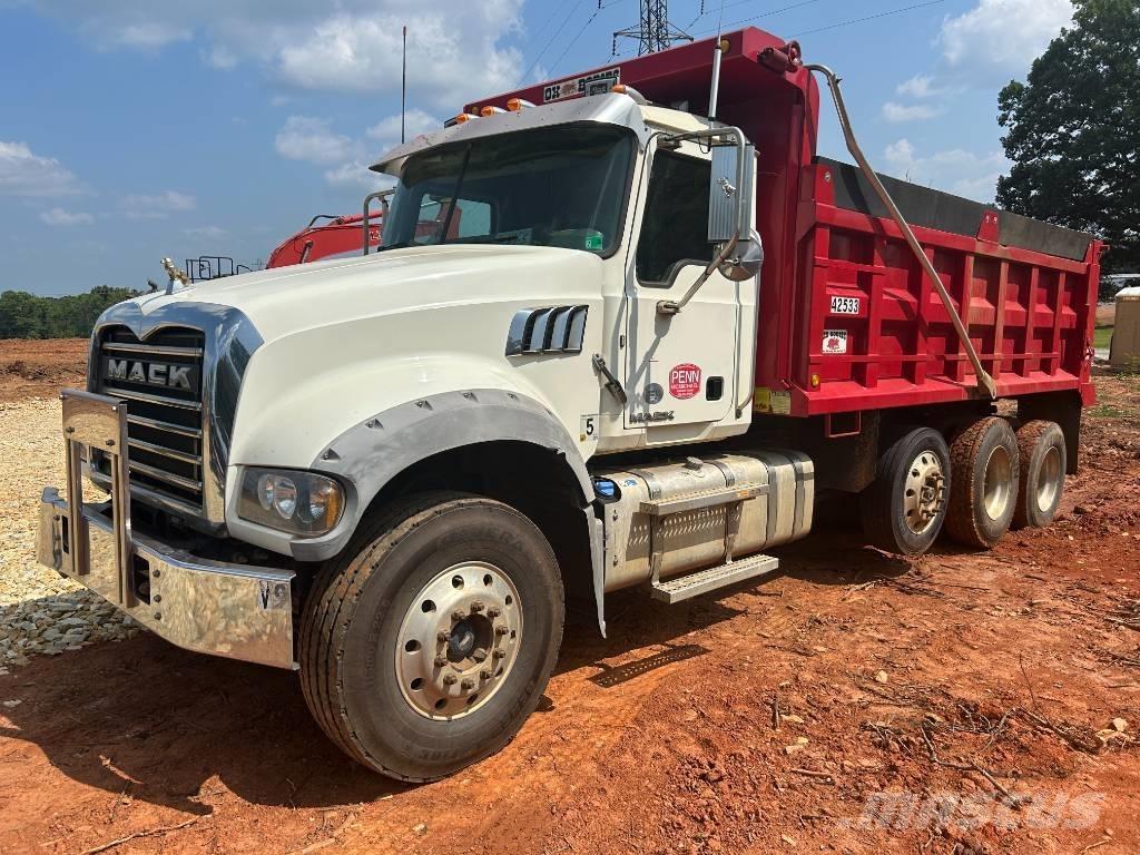 Mack Granite GU 713 Dump Trucks