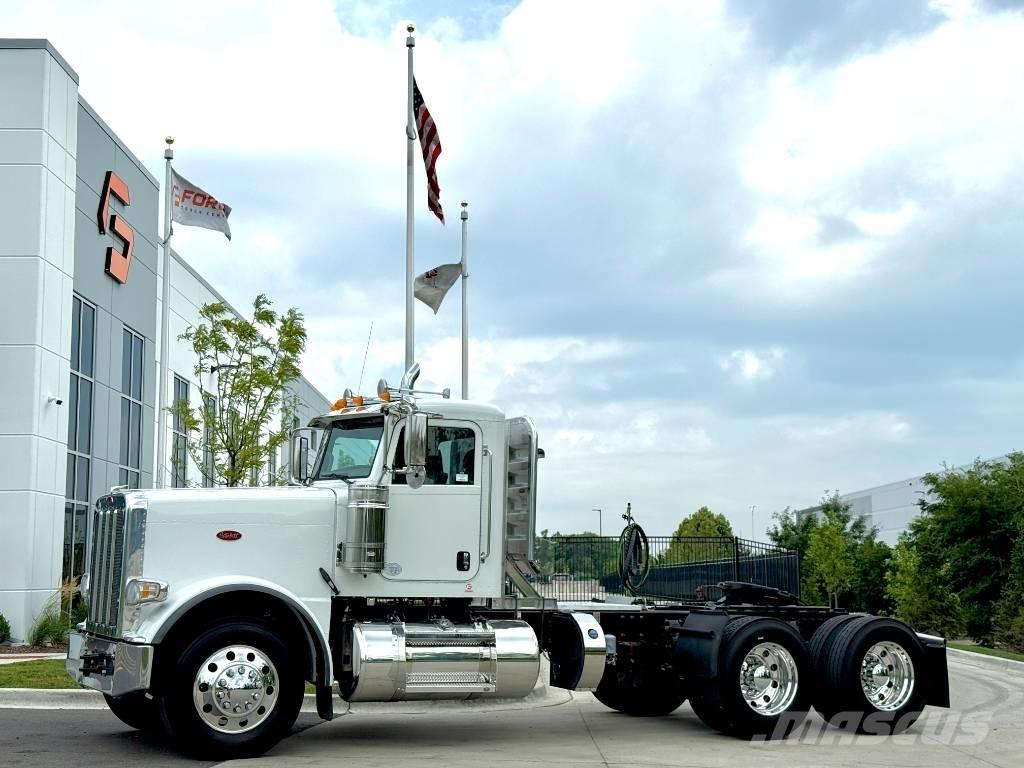 Peterbilt 389 Conventional Trucks / Tractor Trucks