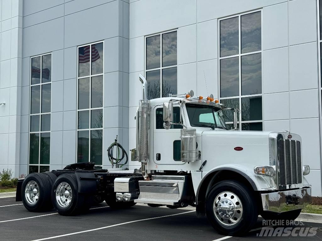 Peterbilt 389 Conventional Trucks / Tractor Trucks
