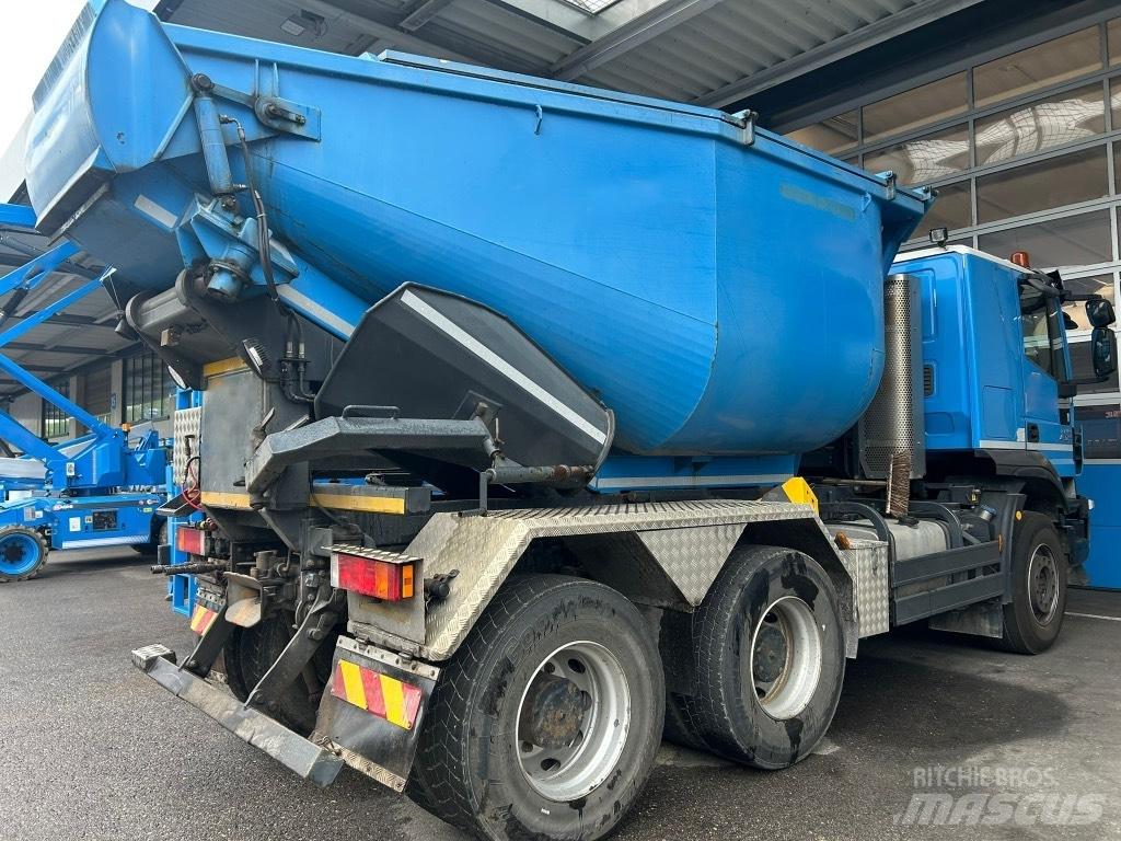 Iveco Trakker 450 Skip loader trucks