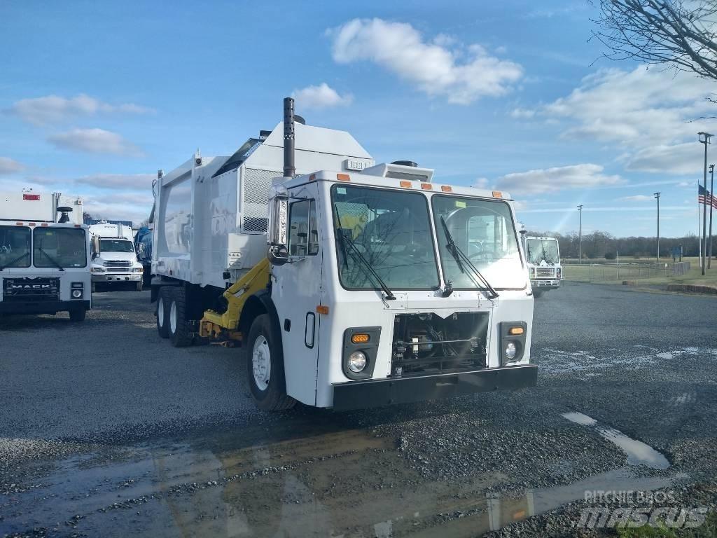 Mack LEU613 Garbage Trucks / Recycling Trucks