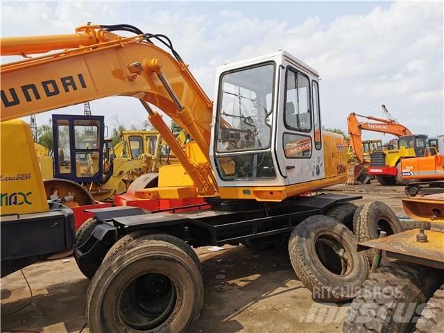 Hyundai R130WD Wheeled Excavators
