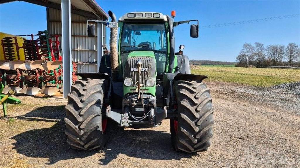 Fendt Vario 820 Tractors