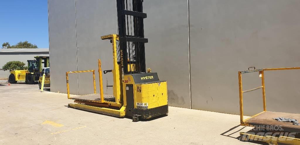 Hyster R30XMF2 Side Loaders