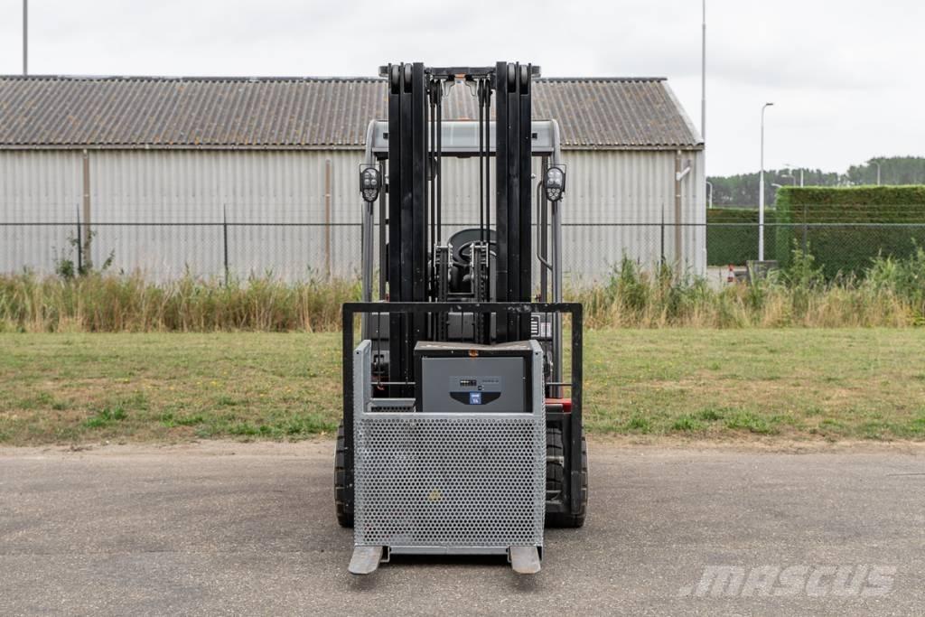 Manitou ME 435 Electric Forklifts