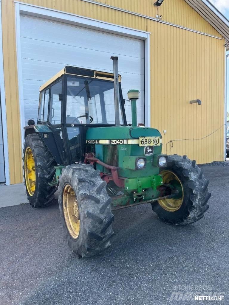 John Deere 2040 Tractors