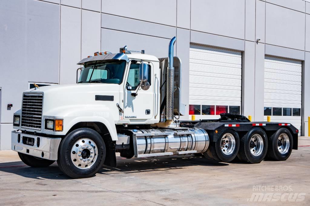 Mack CHU 613 Conventional Trucks / Tractor Trucks