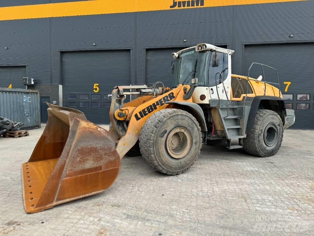 Liebherr L580 Wheel Loaders