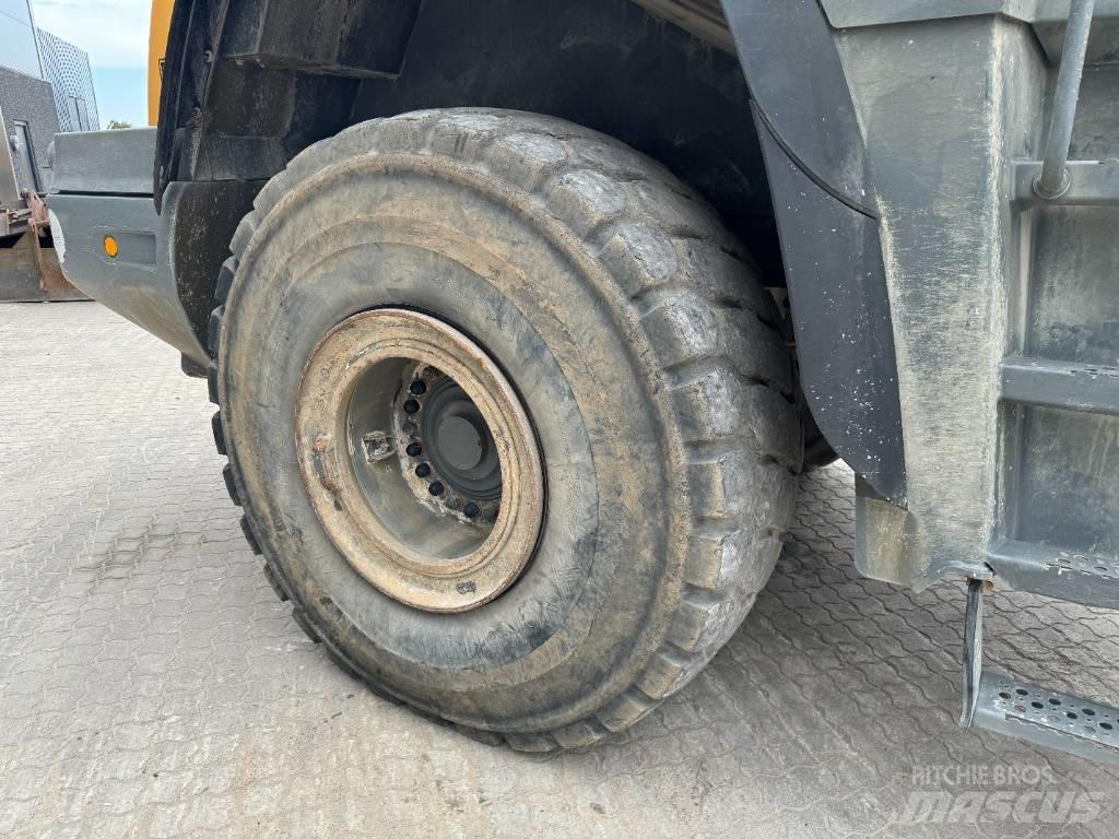 Liebherr L580 Wheel Loaders
