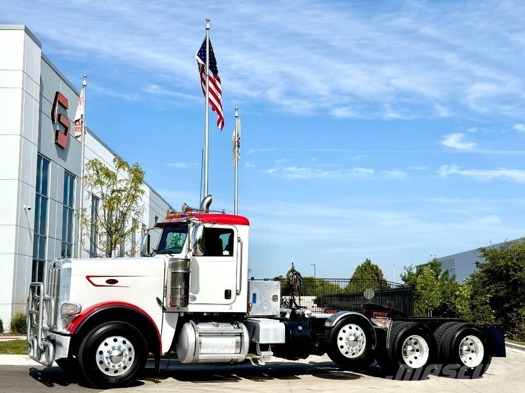 Peterbilt 389 Conventional Trucks / Tractor Trucks
