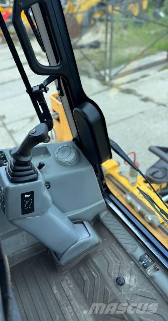 Volvo BL 71, JOYSTICK Backhoe Loaders