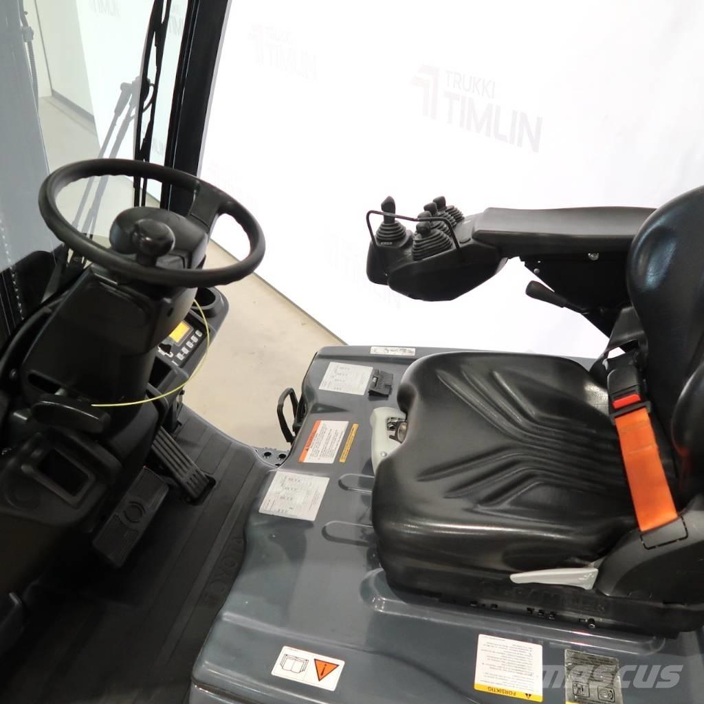 Toyota 8FBEK18T Electric Forklifts