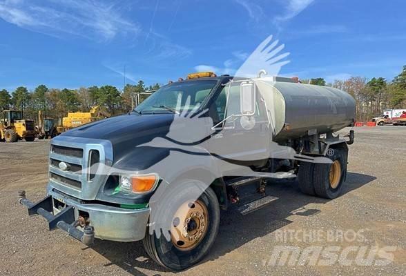 Ford F750 SD Tank Trucks
