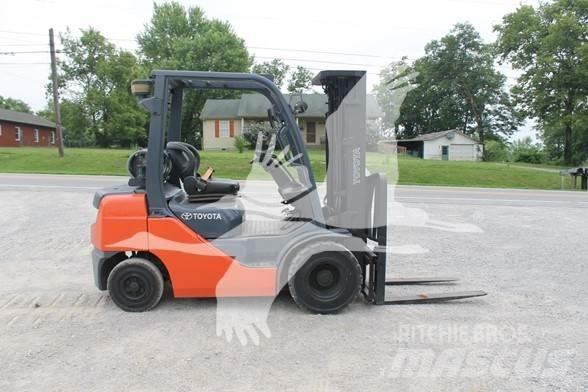 Toyota 8FGU25 Diesel Forklifts