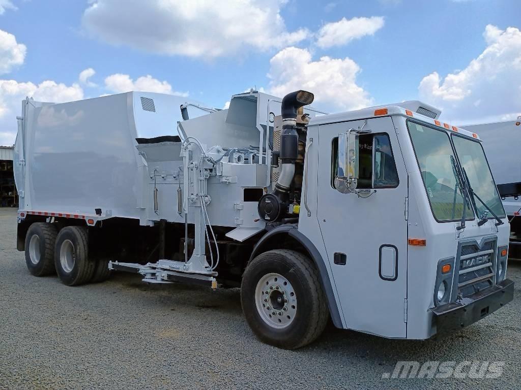 Mack LEU Garbage Trucks / Recycling Trucks