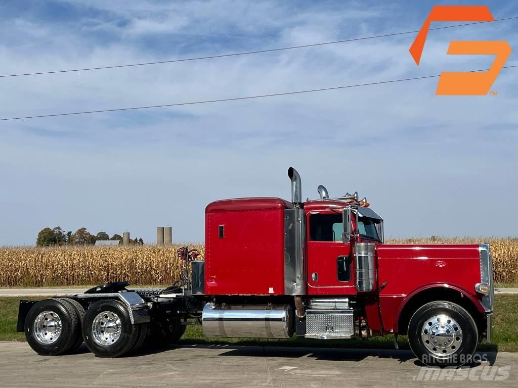 Peterbilt 389 Conventional Trucks / Tractor Trucks