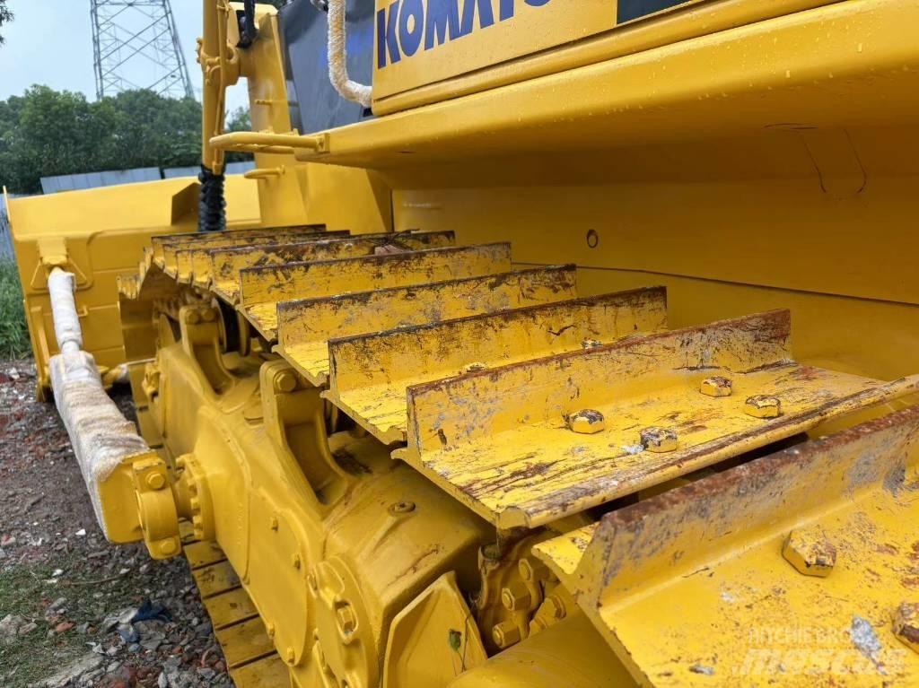 Komatsu D 85 E-12 Crawler dozers