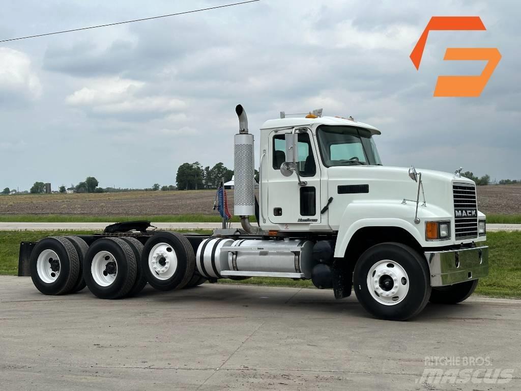 Mack CHN 613 Conventional Trucks / Tractor Trucks