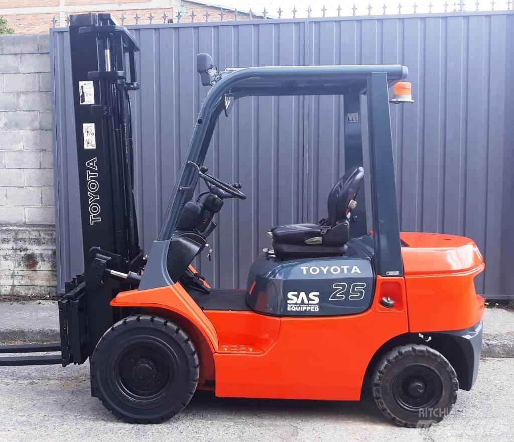Toyota 02 7 FDF 25 Diesel Forklifts