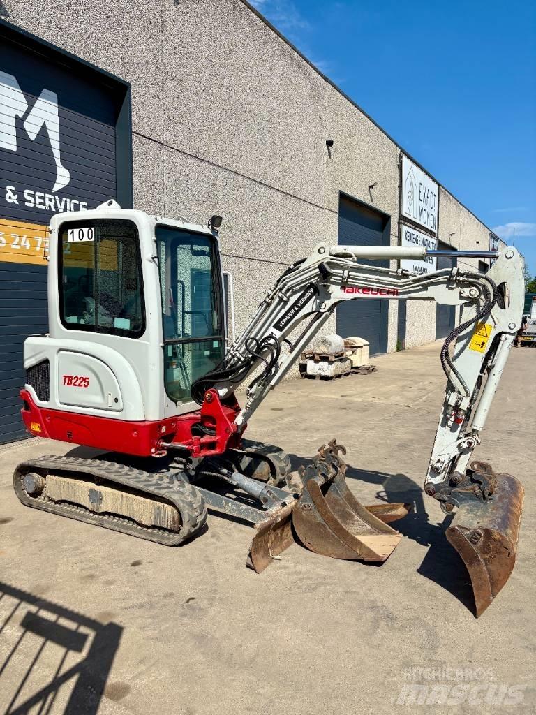 Takeuchi TB 225 Mini Excavators <7t (Mini Diggers)