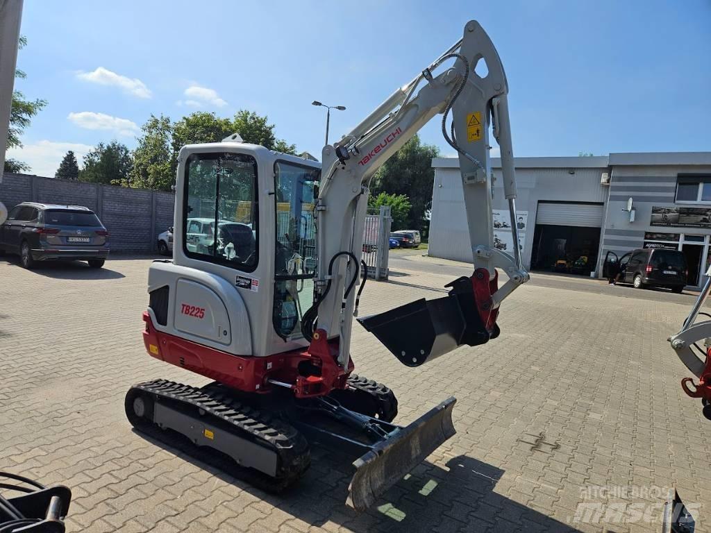 Takeuchi TB225 V0 Mini Excavators <7t (Mini Diggers)