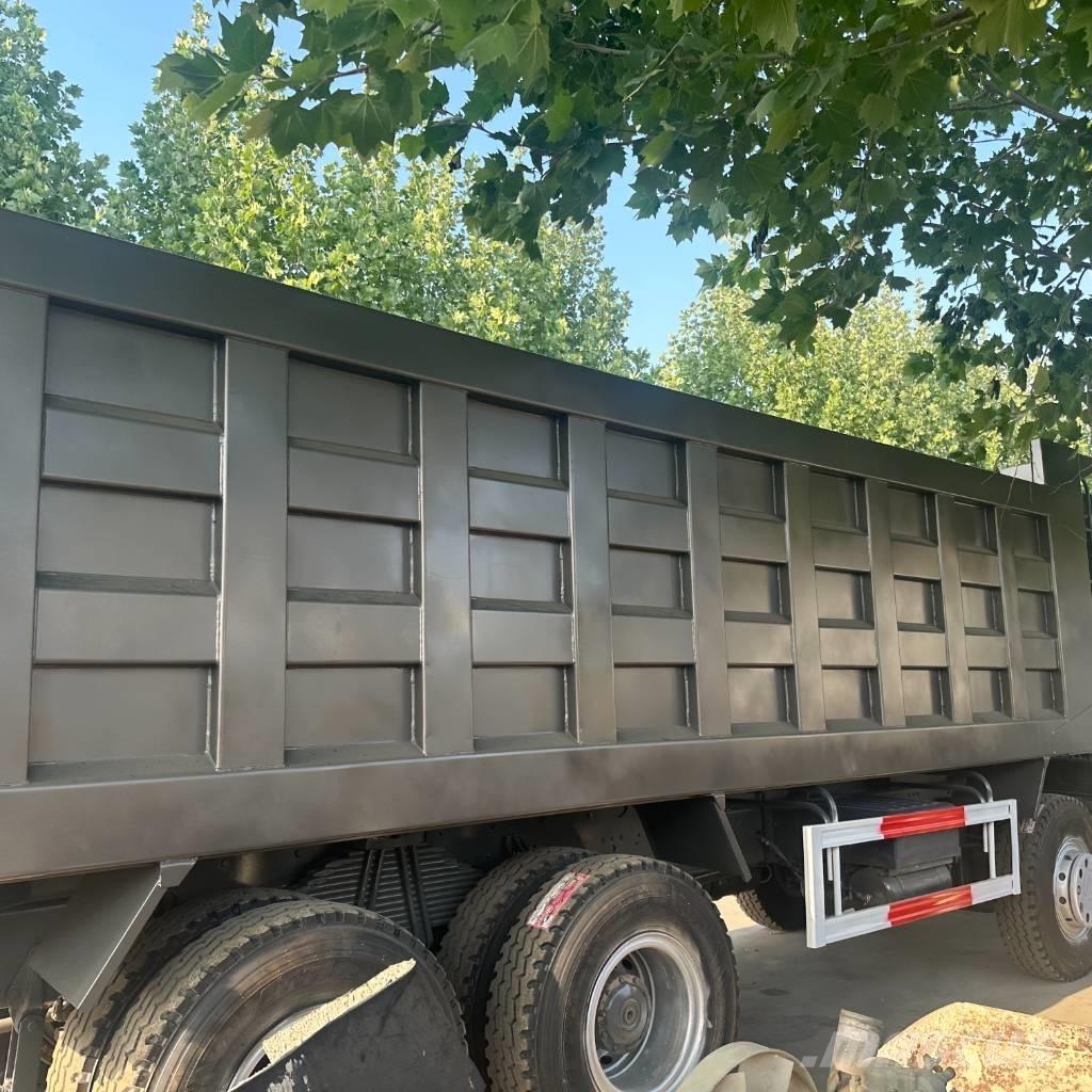 Howo 8*4 371 Dump Trucks