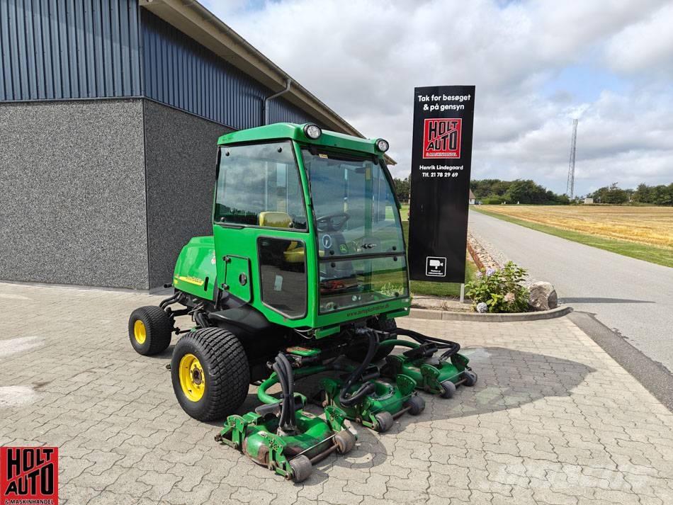 John Deere 3245 C Fairway mowers