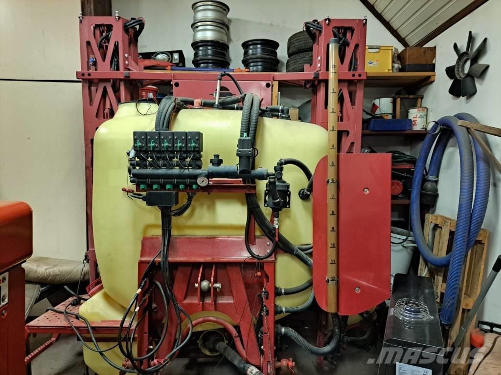 Hardi Master 1200 Mounted sprayers