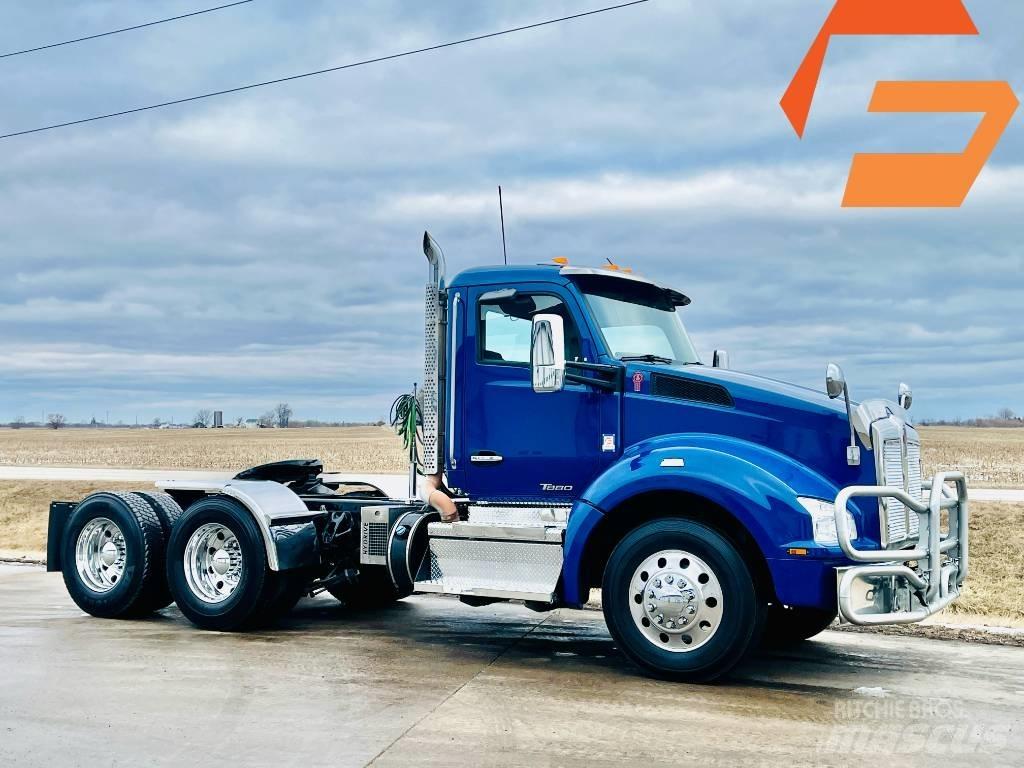 Kenworth T 880 Conventional Trucks / Tractor Trucks
