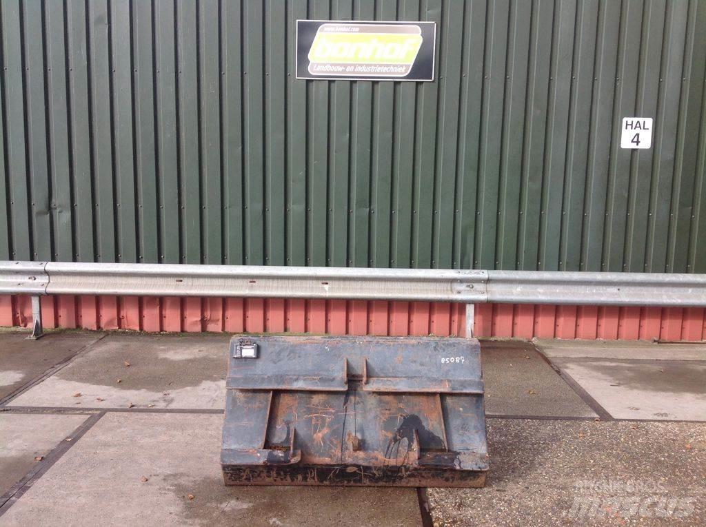 Jako 1300 Conventional Trucks / Tractor Trucks