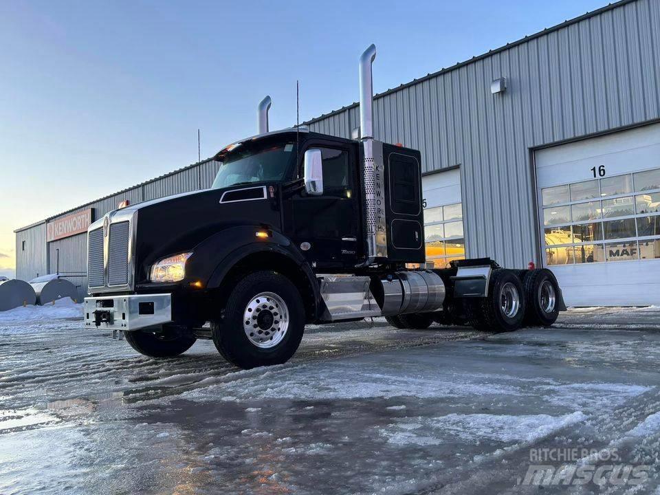 Kenworth T 880 Conventional Trucks / Tractor Trucks