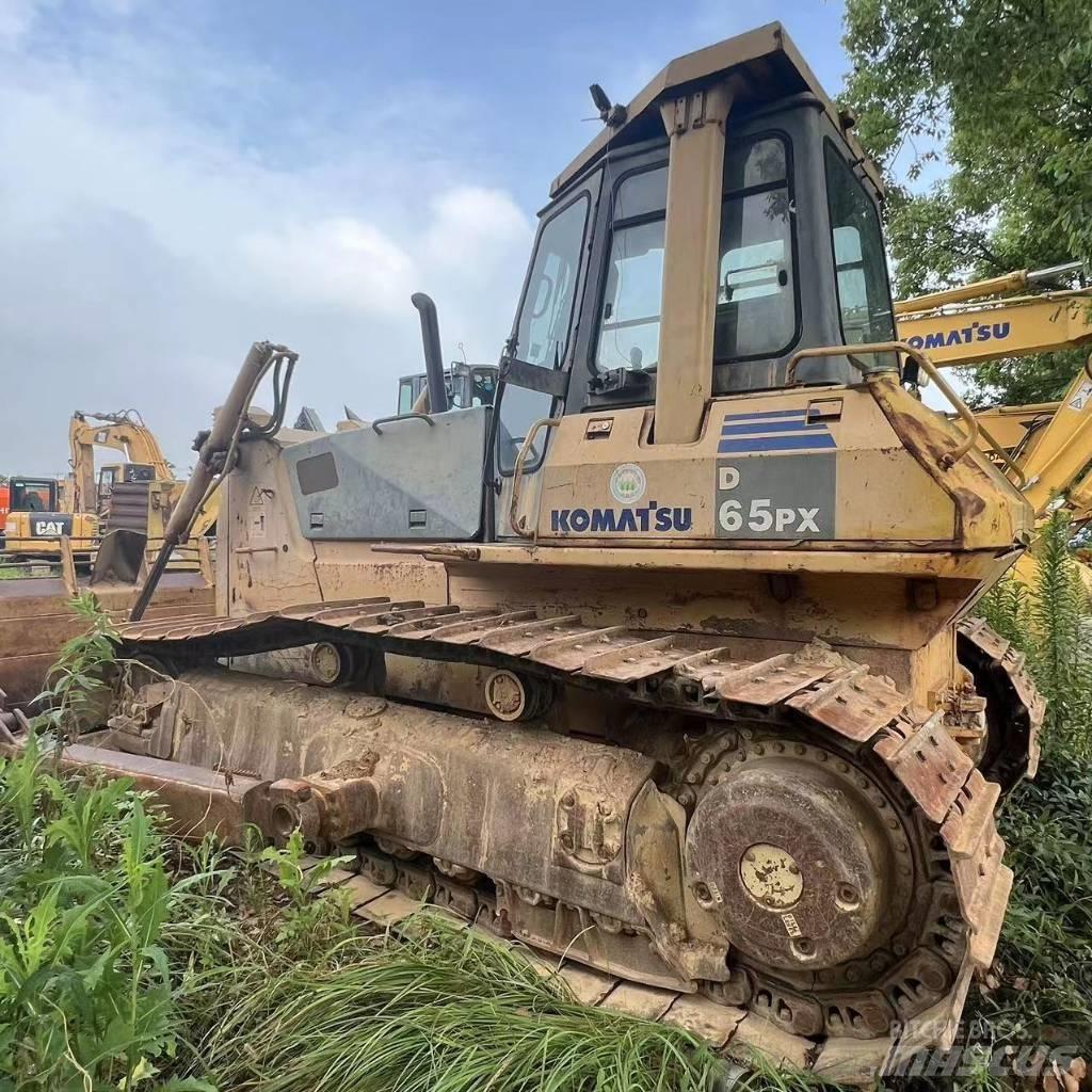 Komatsu D 65 P-12 Crawler dozers