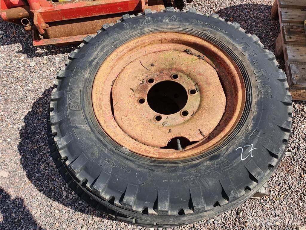 BKT 7.5-20 Tires, wheels and rims