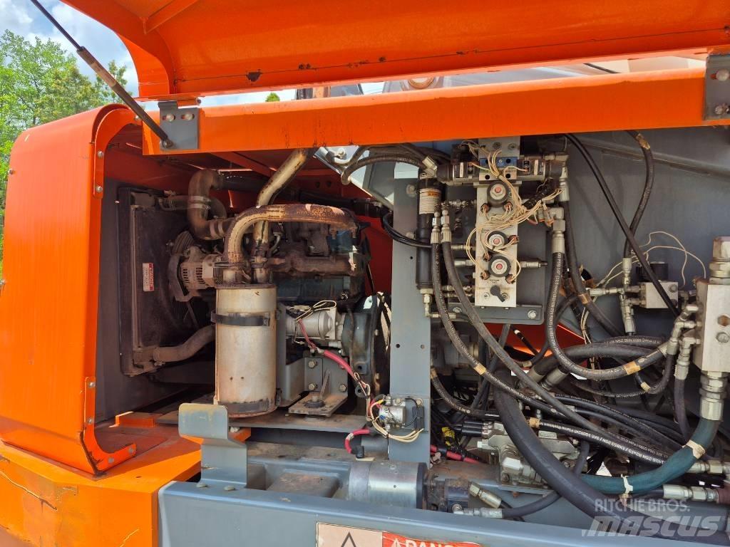 Snorkel TB 60 Articulated boom lifts