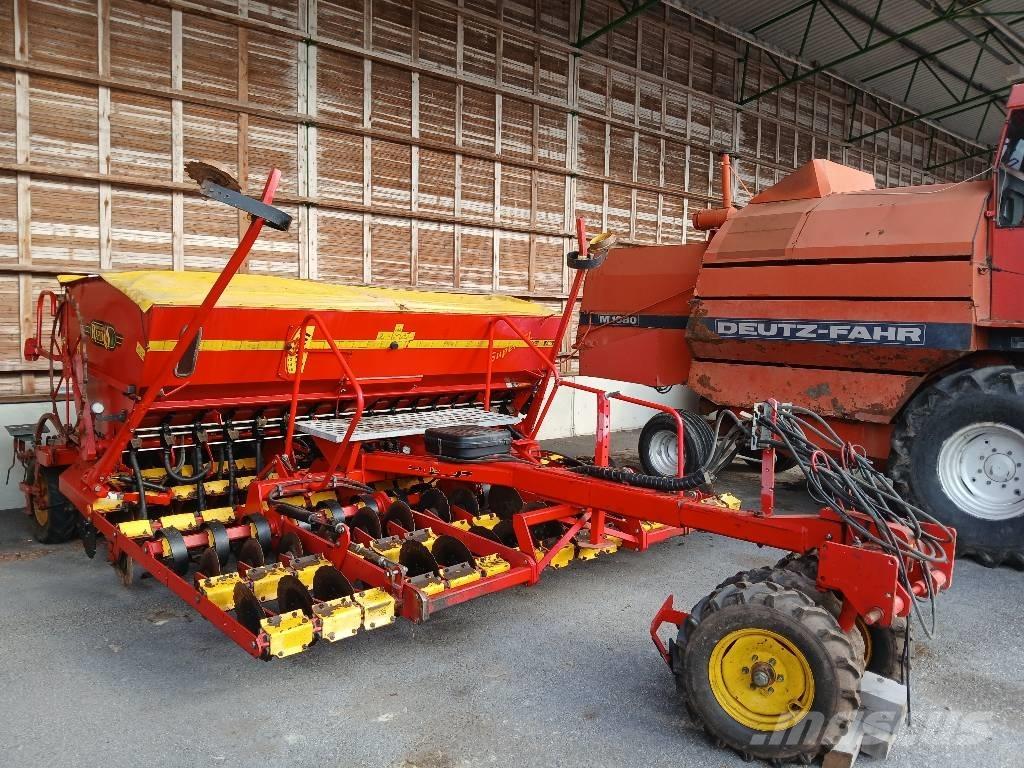 Väderstad Rapid400C Drills