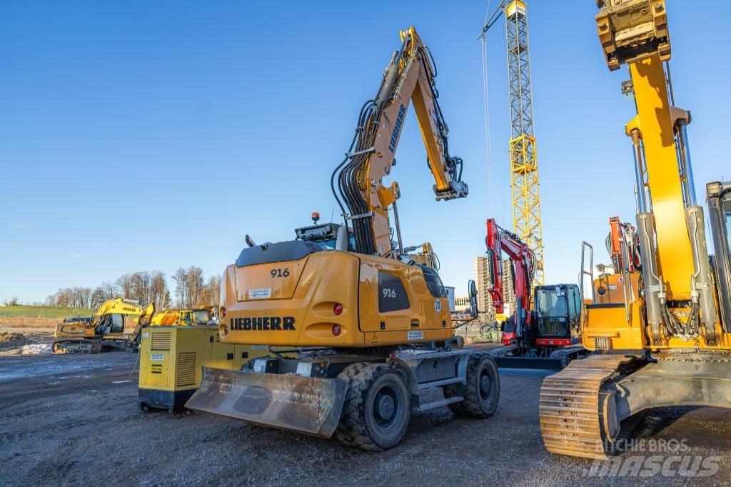 Liebherr A 916 Wheeled Excavators