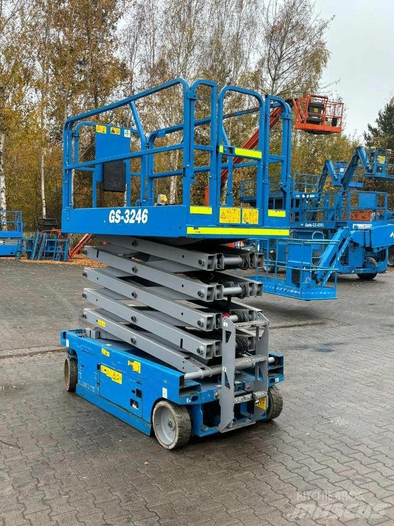 Genie GS 3246 Scissor Lifts