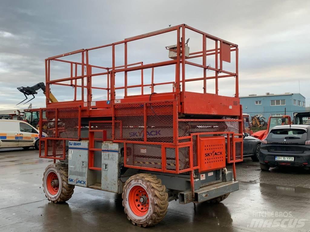 SkyJack SJ 8841 Scissor Lifts