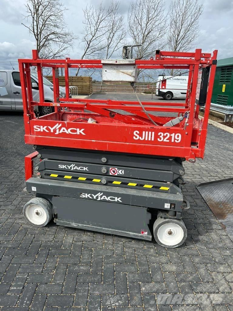 SkyJack SJ 3219 Scissor Lifts
